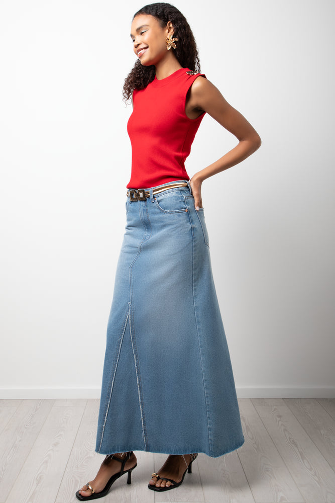 Sleeveless Vest With Broach Red