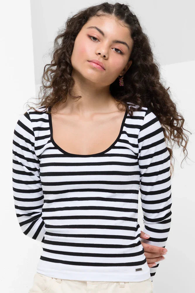 Crew neck Tshirt seamless stripe black and white