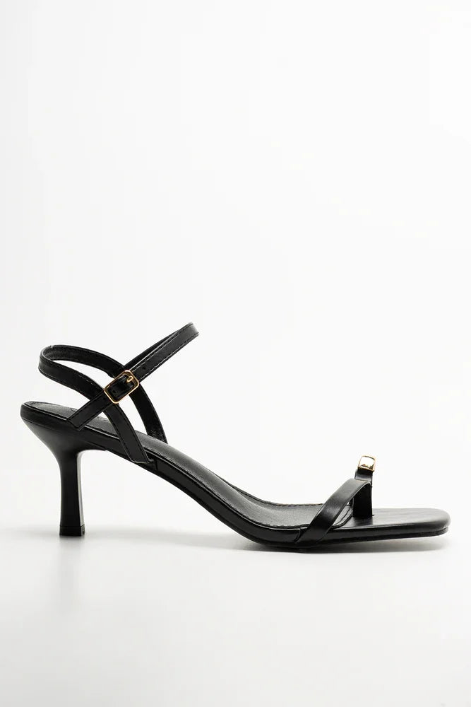 Toe Loop Heel Sandals Black