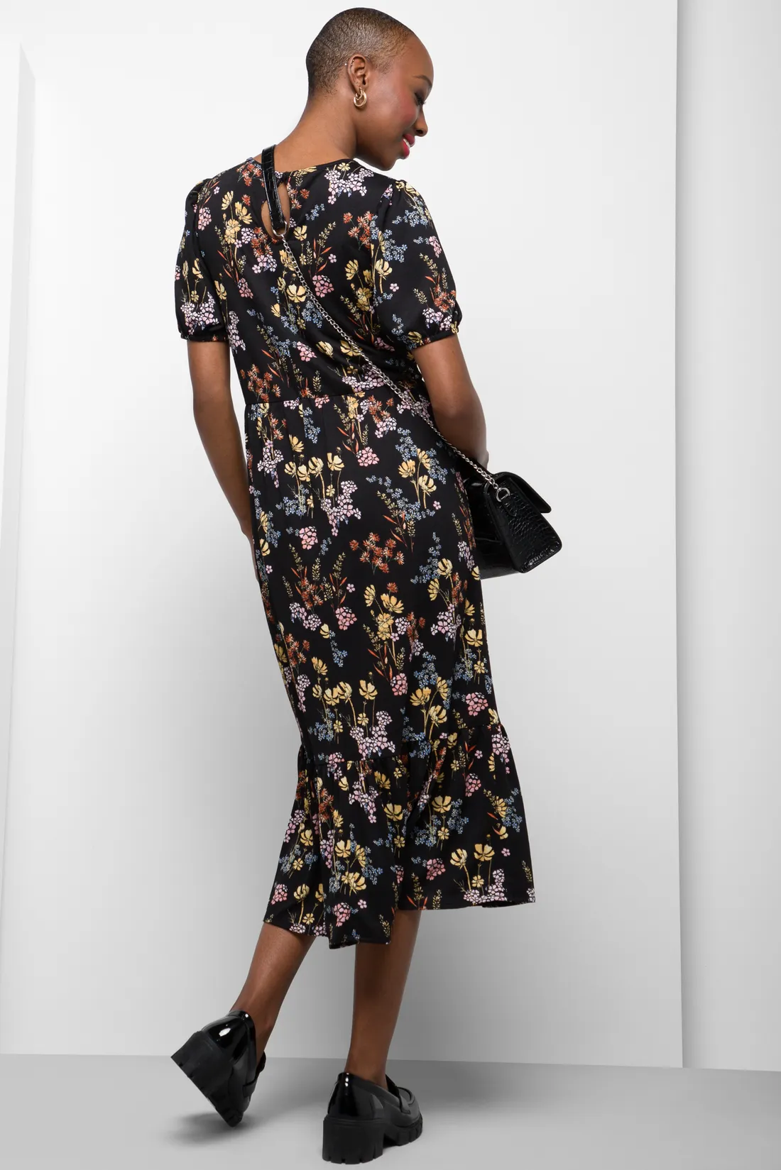 Floral tiered textured dress black - Women's Dresses | Ackermans