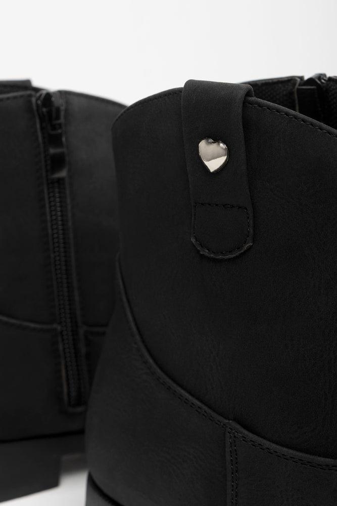 Boot Black (3)
