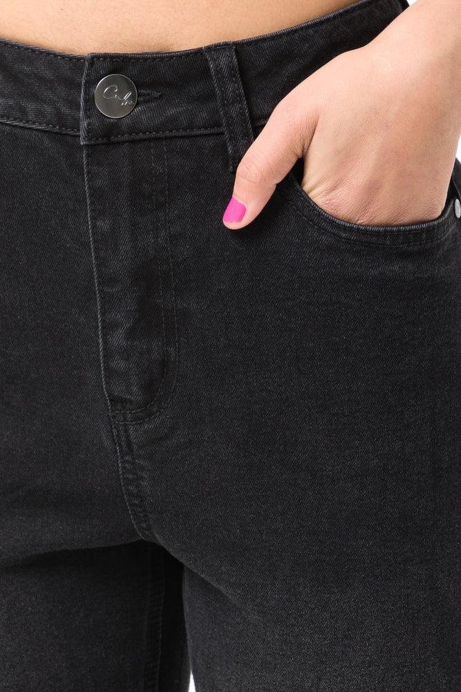Black skinny jeans frayed hem top