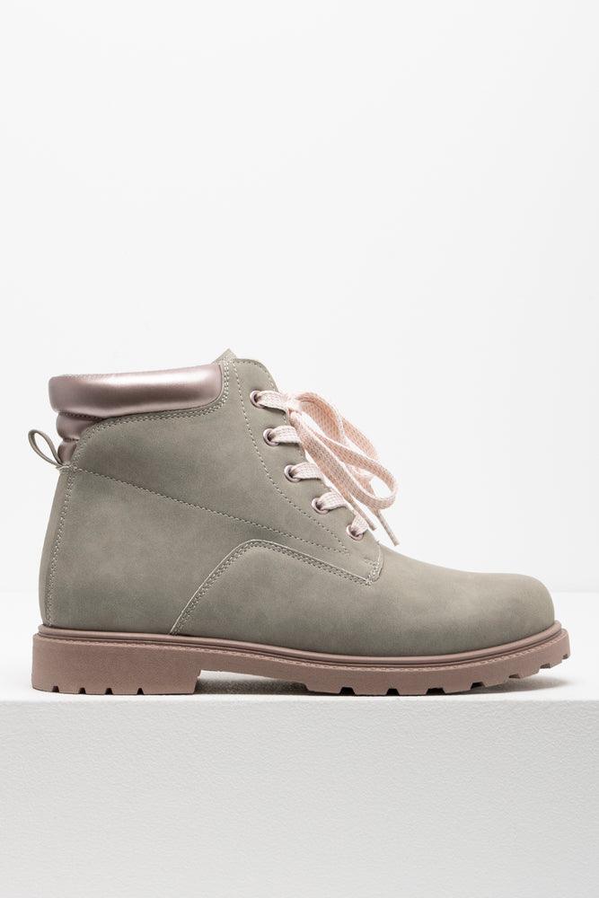 Tunnel Quilt Lace Up Boot Light Grey (1)