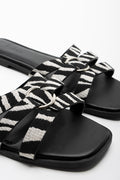 Circle Trim Sandal Black & White (2)