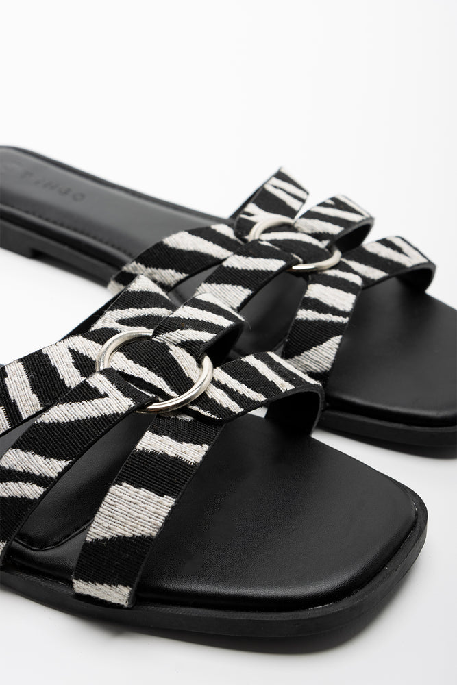 Circle Trim Sandal Black & White (2)