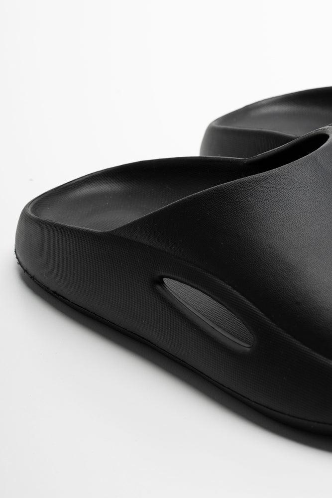 Moulded Slide Black (3)