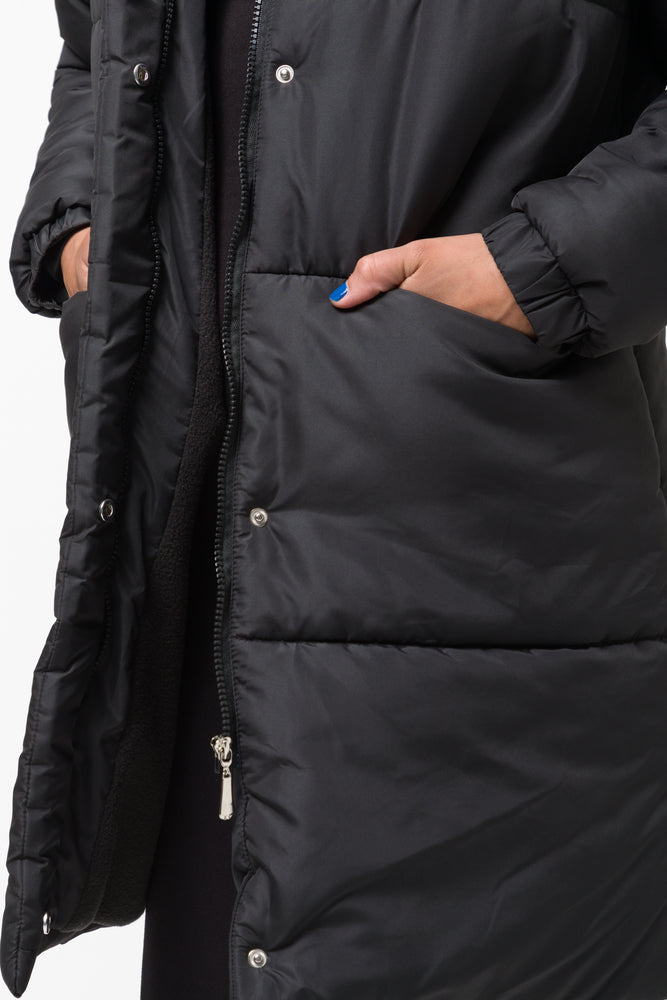 Longer Length Puffer Coat Black (3)