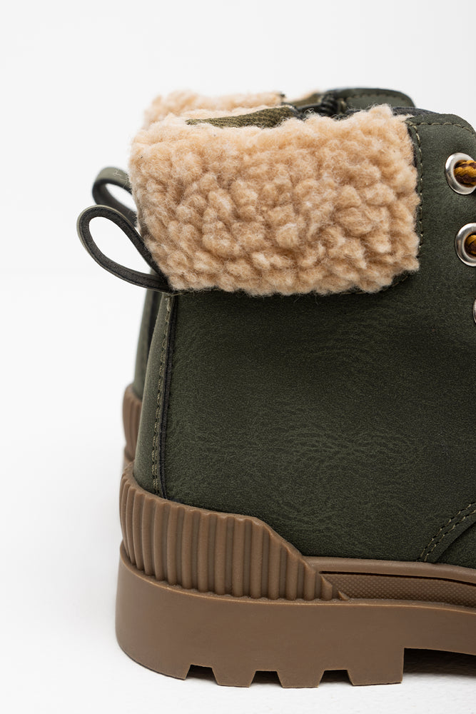 Sherpa hiker boots top
