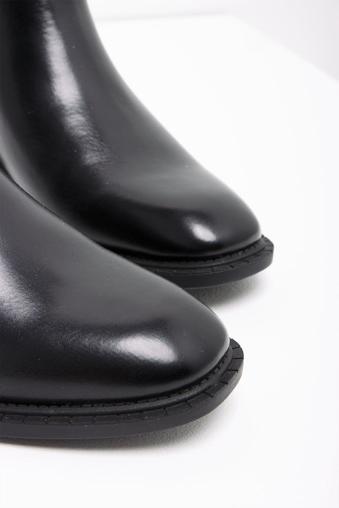 Chelsea Boots Black (2)