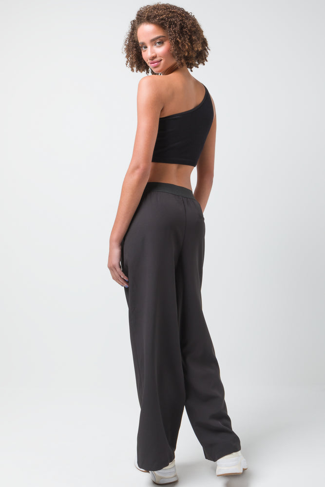 Seamless Asymmetrical Top Black (2)