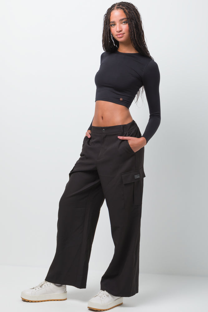 Seamless Long Sleeve Crop Top Black (1)