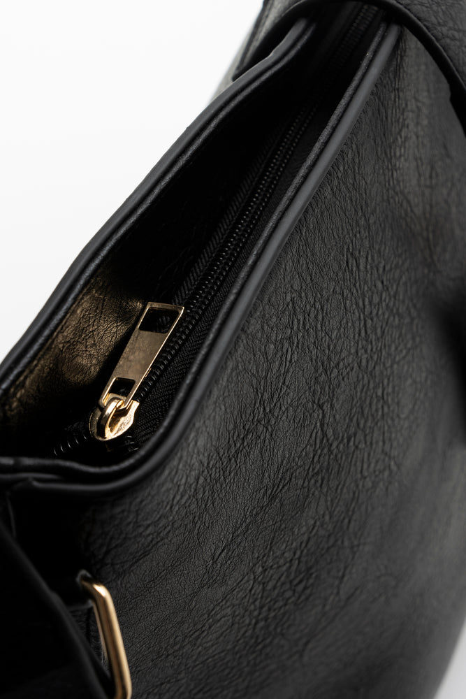 Belted Tote Bag Black (4)