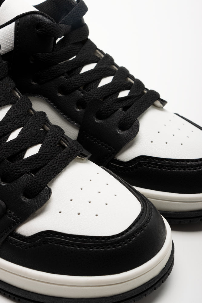Skate High Top Black (2)