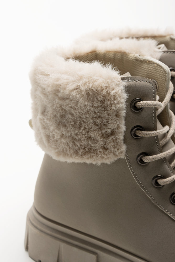 Fur Trim Lace Up Boots Natural (3)