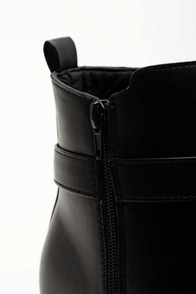 Buckle Boots Black (2)