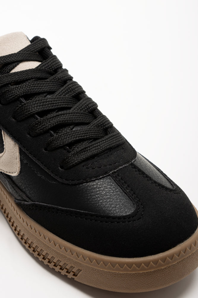 Court Sneakers Black (2)
