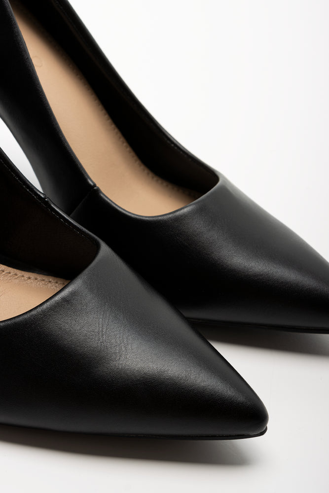 Block Heel Court Shoe Black (2)