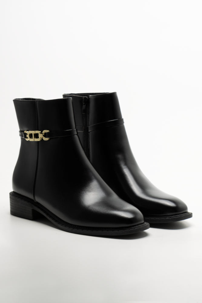 Trim Detail Chelsea Boots Black