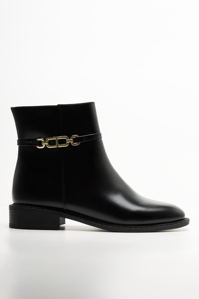Trim Detail Chelsea Boots Black
