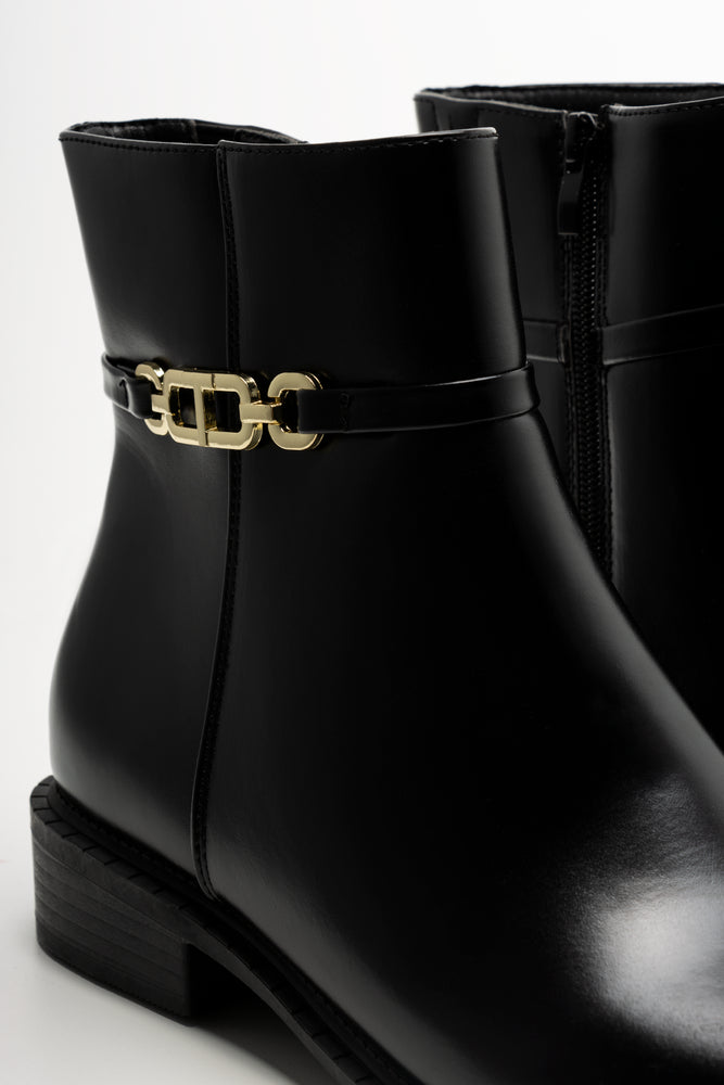 Trim Detail Chelsea Boots Black (3)