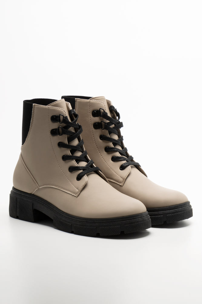 Lace Up Boots Natural