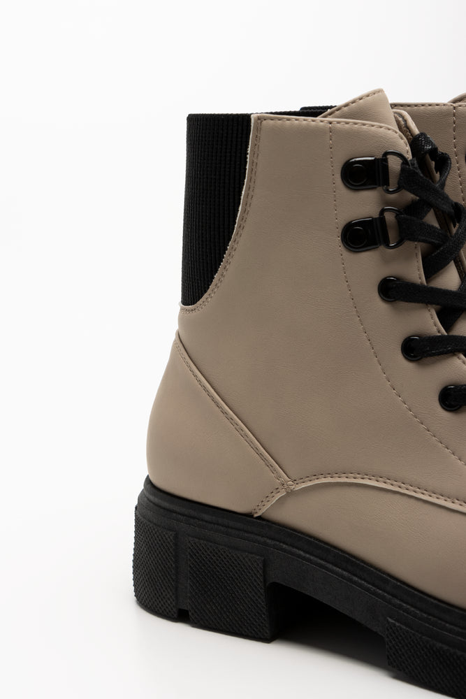 Lace Up Boots Natural (4)