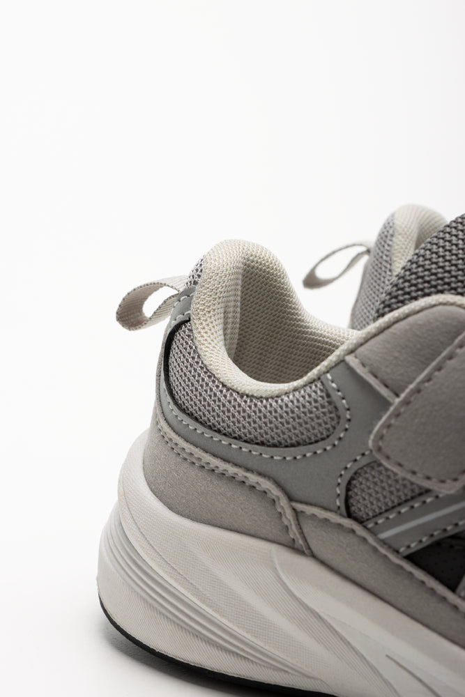 Retro Trainers Grey (3)