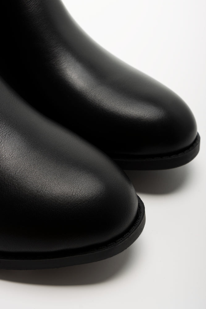 Boots Black (2)
