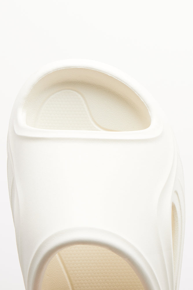Cut Out Slides Cream (4)