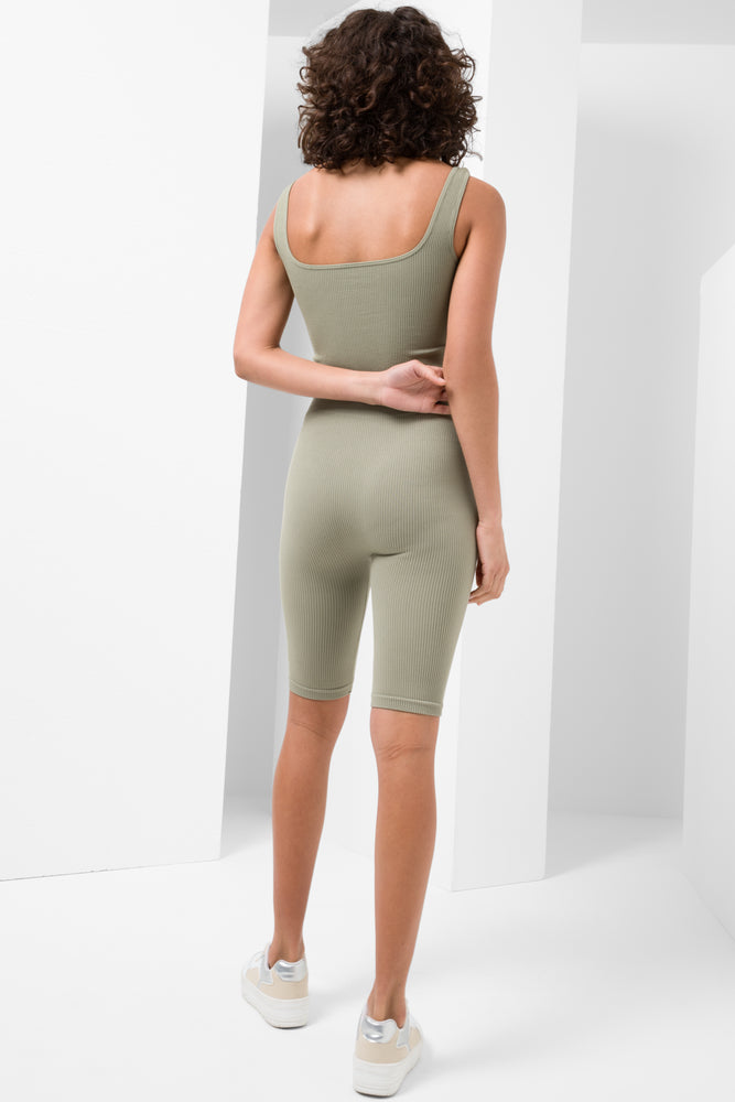 Seamfree Rib Vest Vetiver (2)