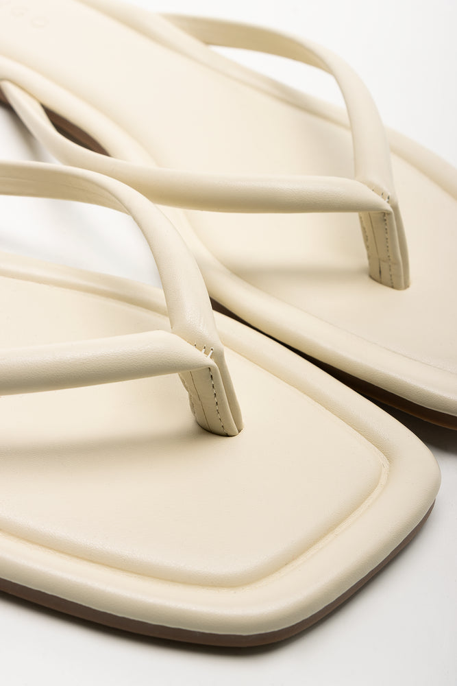 Thong Mule Sandal Natural (2)