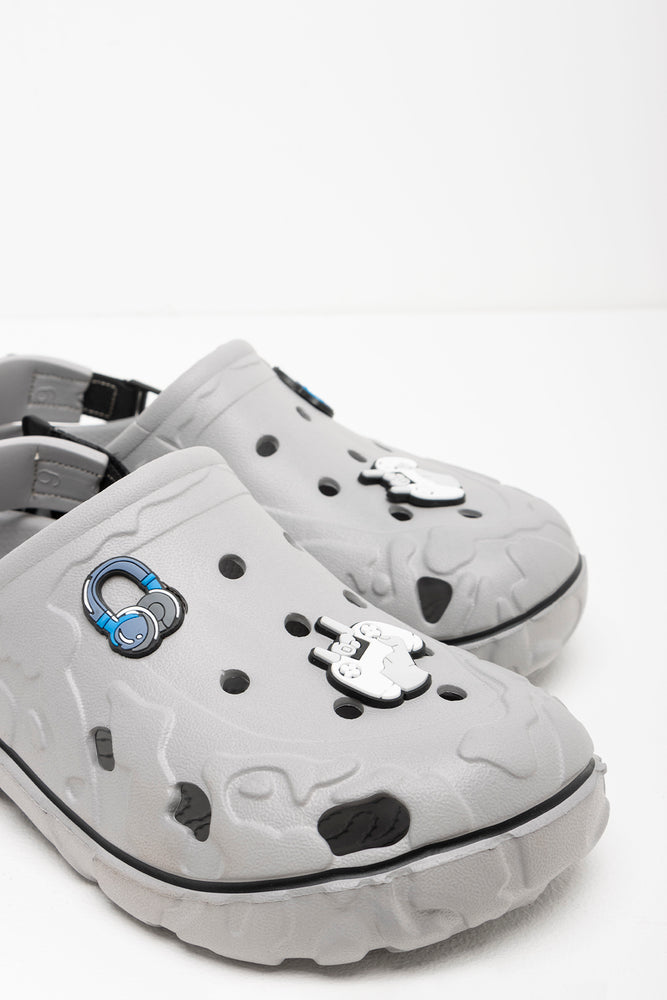 CLOG WITH CHARMS GREY (2)