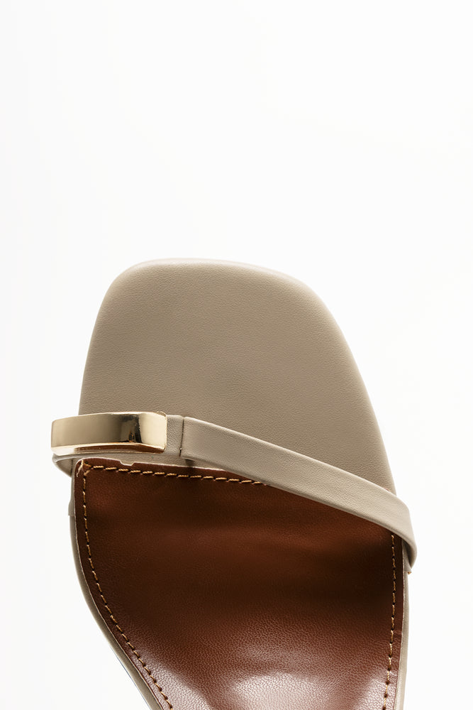 Toe Loop Heel Sandals Natural (4)