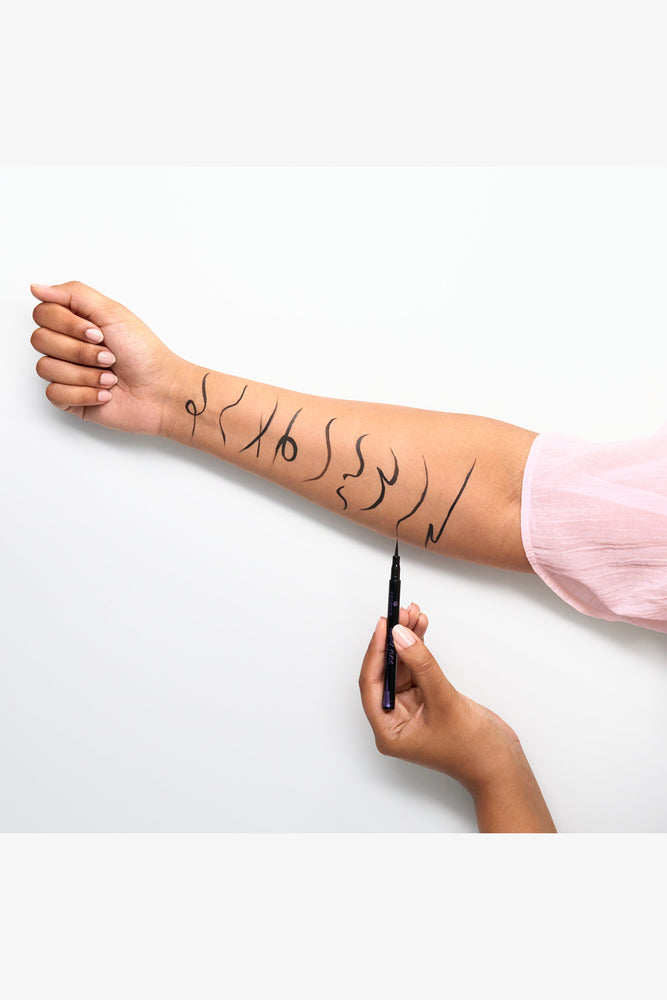 Essence Super Fine Liner Pen 01