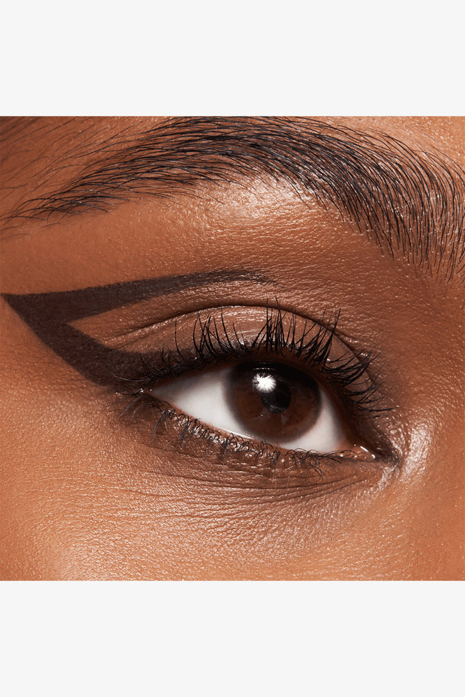 Essence Long-Lasting Eye Pencil 01 (3)