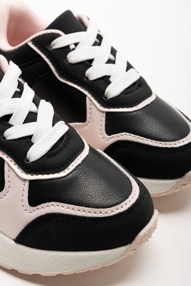 Trainers Black (2)