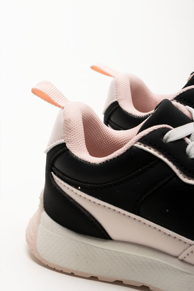 Trainers Black (3)