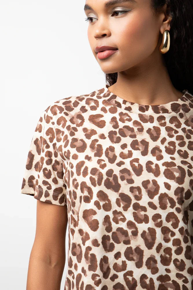 HAHIYOR Women's Leopard Print Short Sleeve Top - Casual Crewneck Tee For Summer & Spring