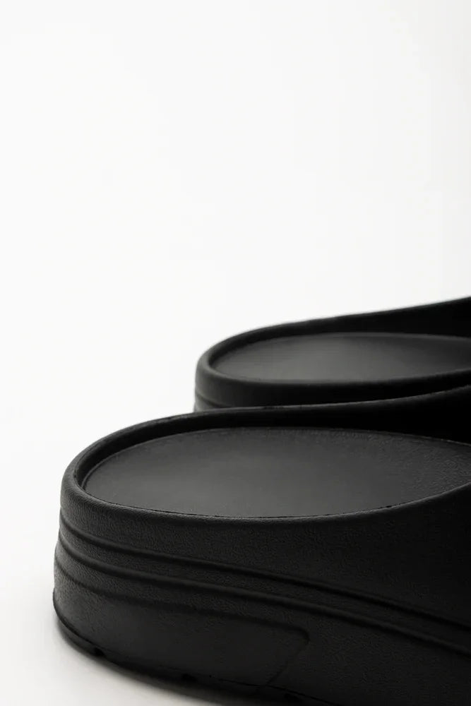Platform Moulded Slides Black (3)