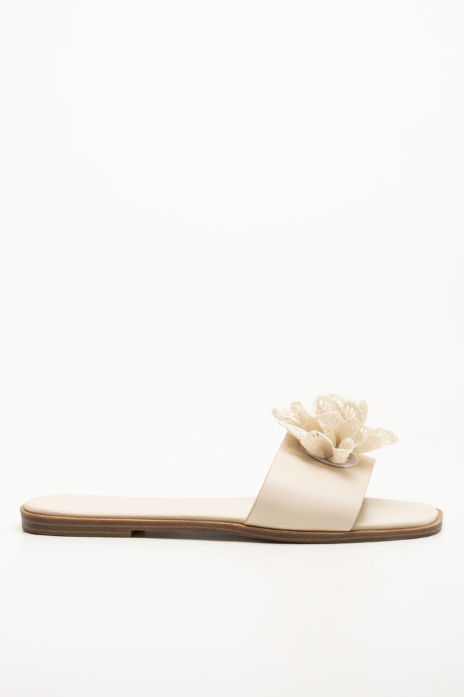 Flower Trim Mule Natural (1)