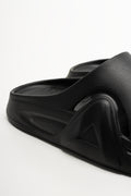 Moulded Triangle Slides Black (3)