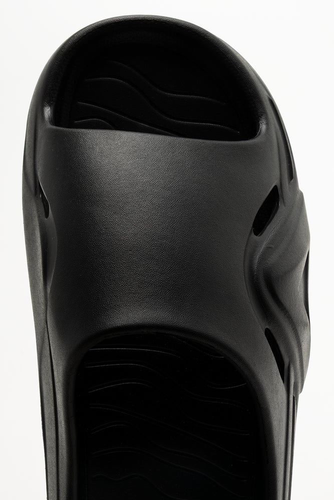Moulded Triangle Slides Black (4)