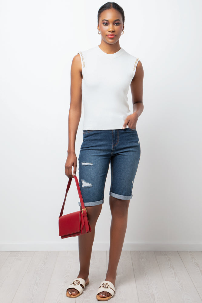 Sleeveless Vest With Chain Cream