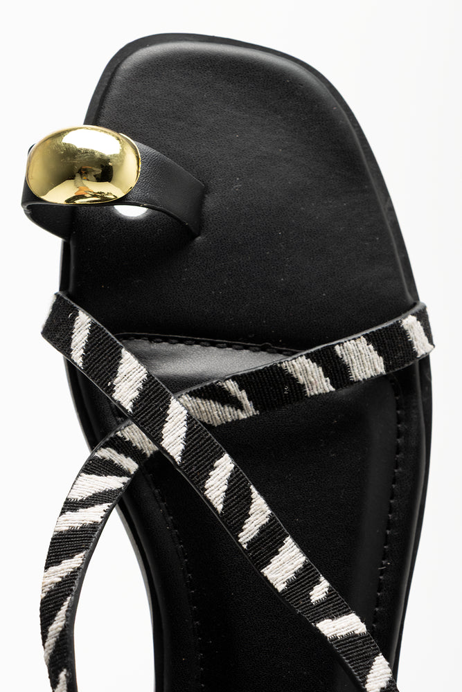 Toe Post Sandals Black (4)