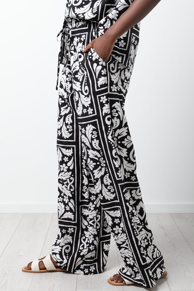 Relaxed Pants Black (1)