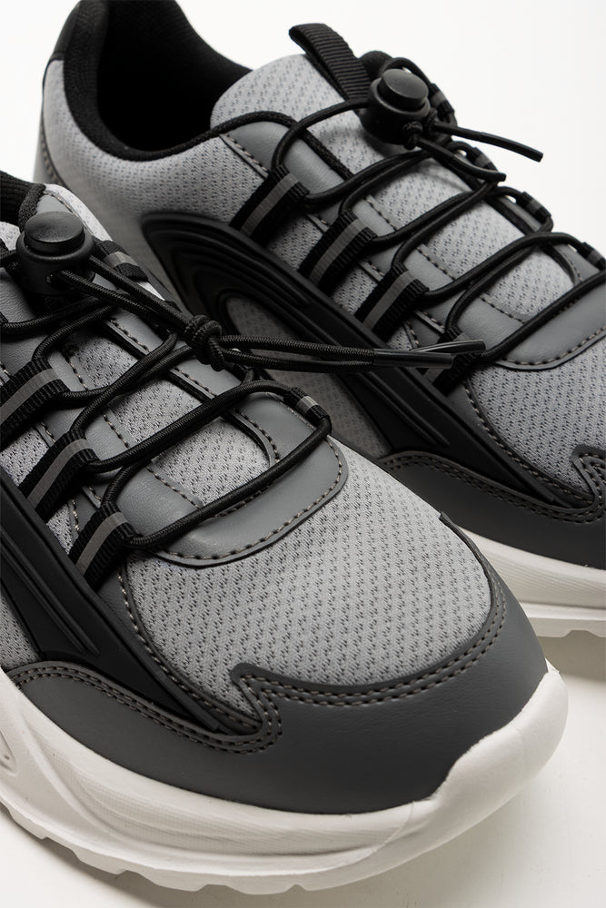 Trainers Grey (2)