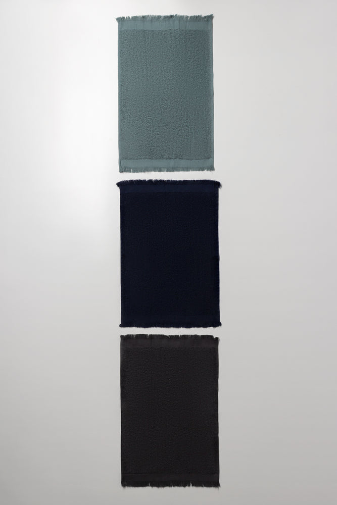 3 Pack Guest Towels (2)