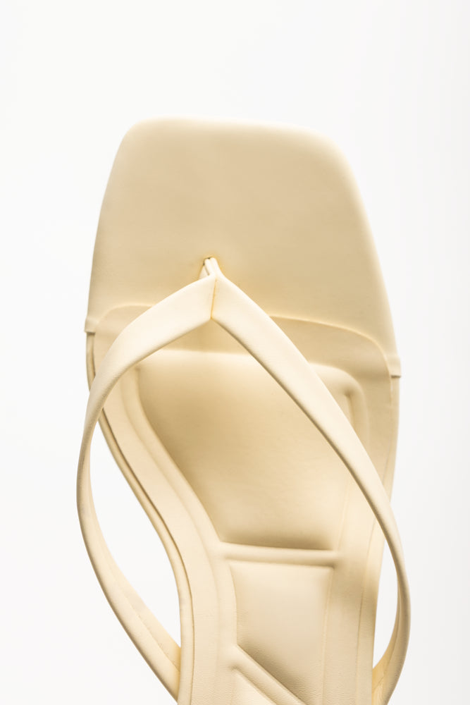 Thong Heels Yellow (4)