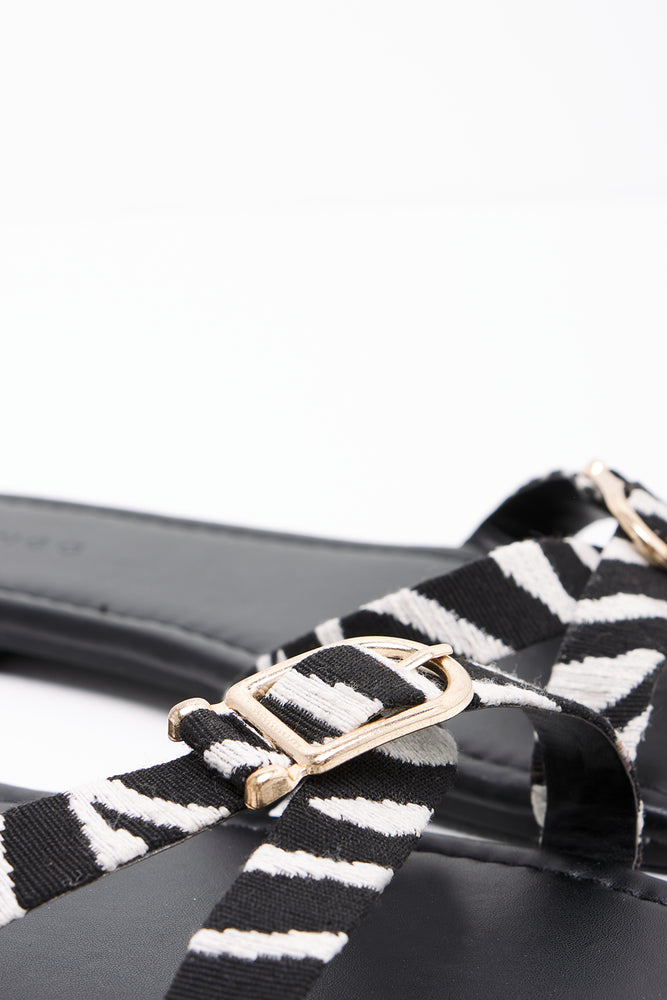 Cross Over Strap Buckle Sandal (2)