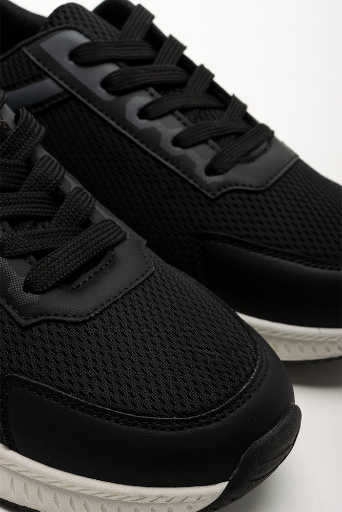Trainers Black (2)